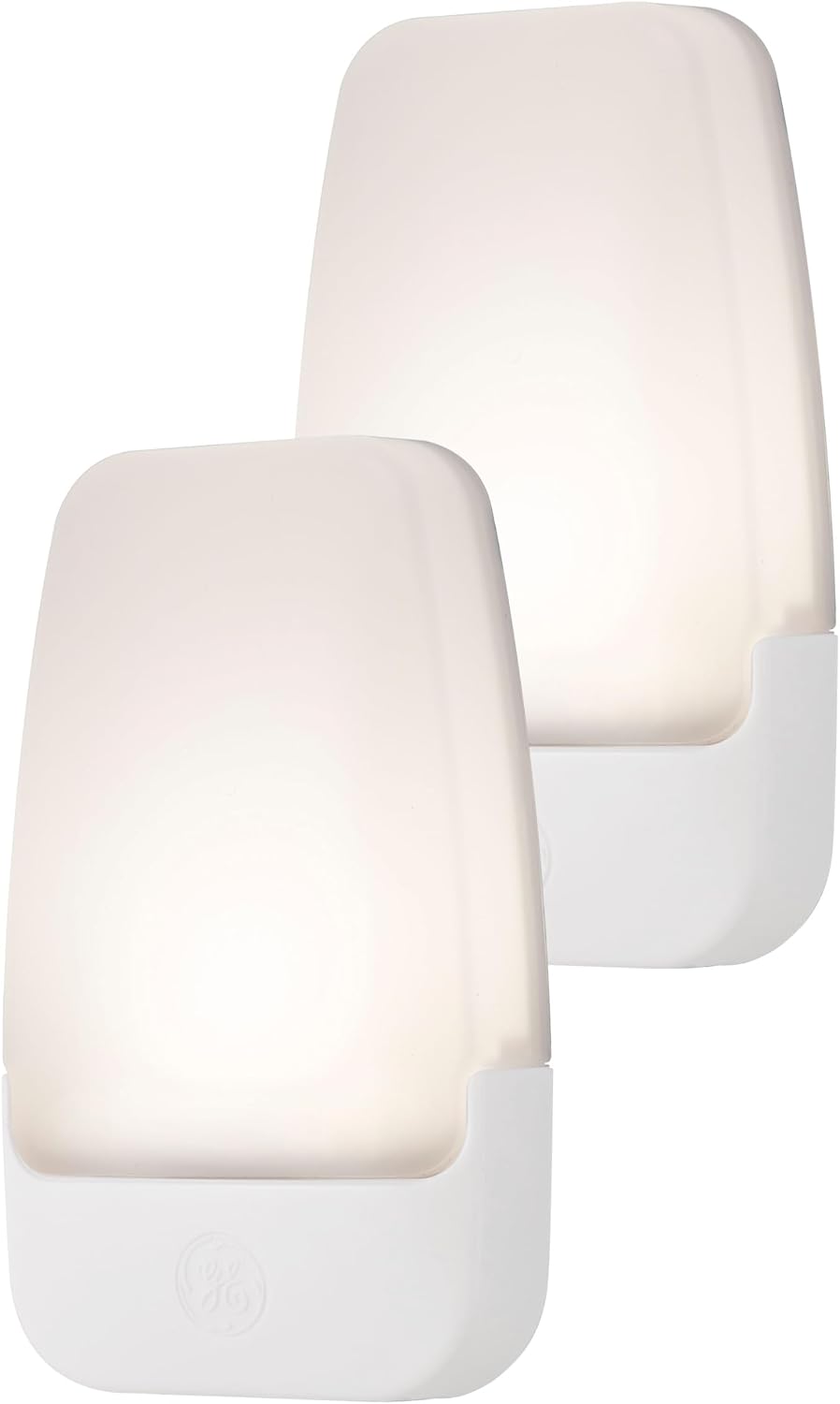 LED Night Light. Plug-in. Dusk to Dawn Senso